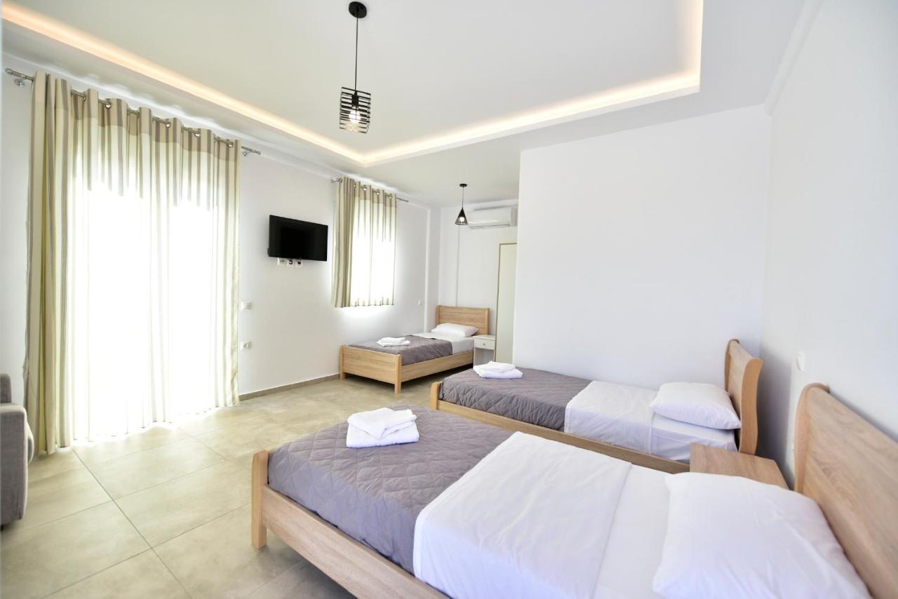 Phoenix Apartment *
